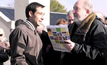 La comitiva fue recibida por el intendente local, Ricardo Delfino