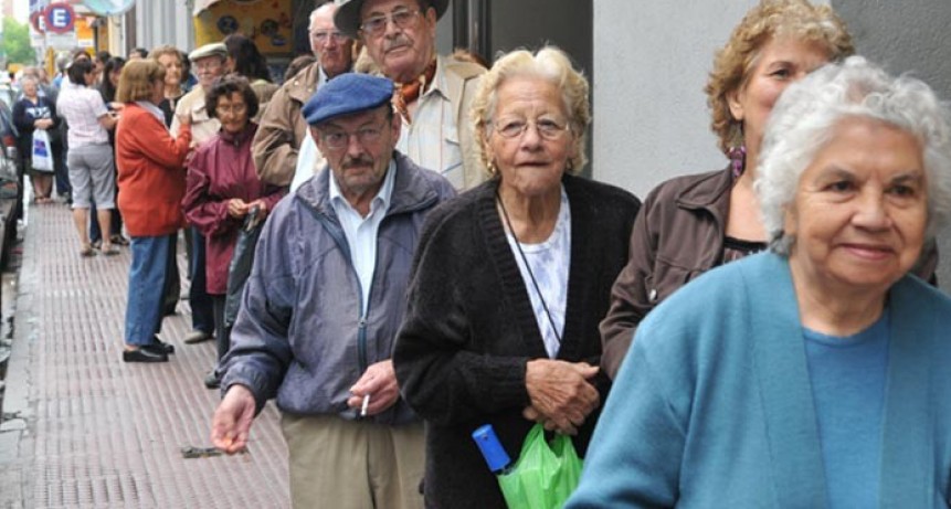 Las jubilaciones y la AUH aumentarán un 5,7% en junio y 6,7% en septiembre