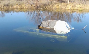 Cayó con su camioneta al río Atuel