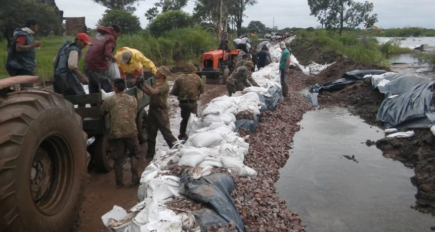 Inundaciones: 2.200 evacuados y alerta meteorológico