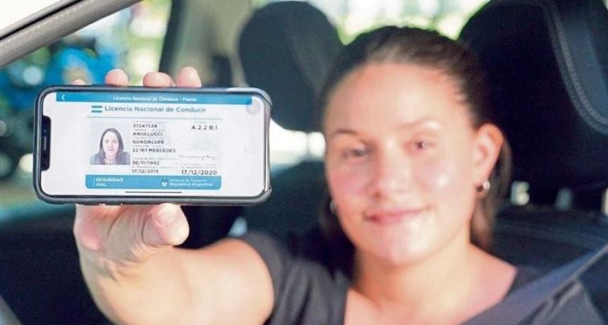 Ahora la licencia de conducir podrá llevarse en el celular
