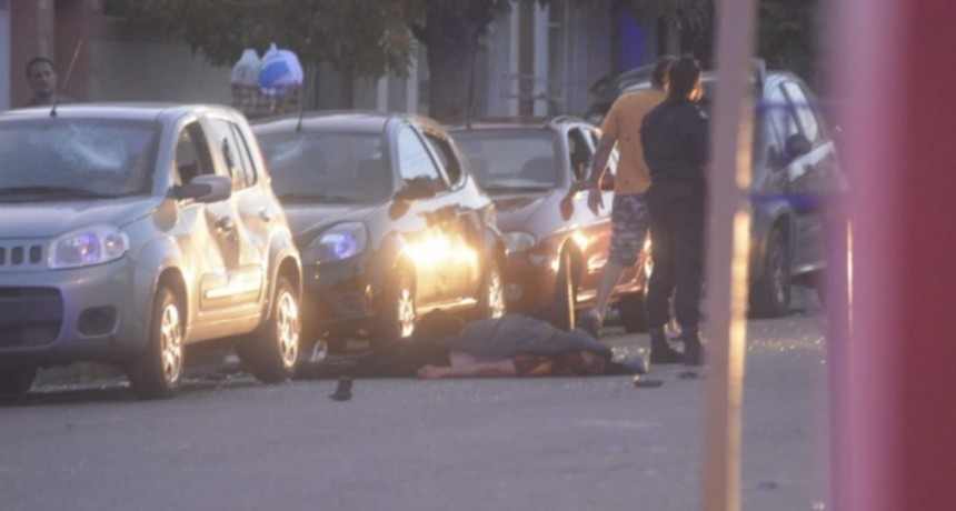 Al menos un hincha de Olimpo murió y otro resultó herido en disturbios durante la previa con Villa Mitre