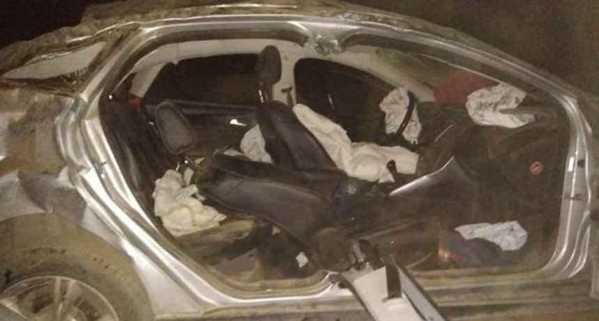 Una pareja puntaltense se salvó de milagro tras un accidente cerca de Villa Pehuenia