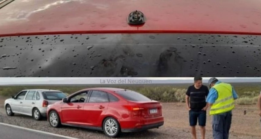 Viajaba por la Ruta 22 y le cayó un rayo sobre el auto
