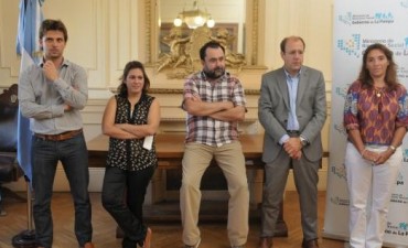 Entregaron 207 mil pesos en aportes a clubes