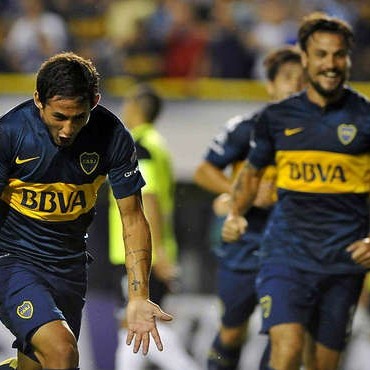 Boca goleó y puso un pie en octavos