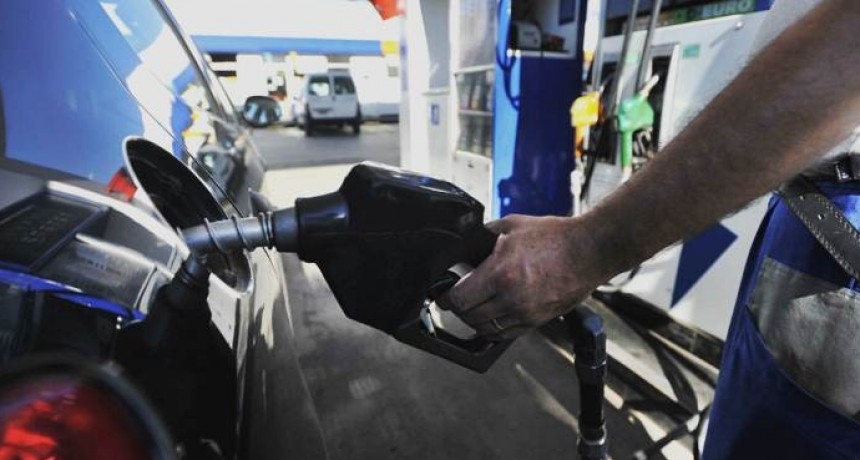 Cómo es el nuevo impuesto a los combustibles
