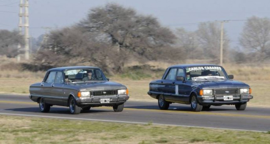 Medio centenar de autos antiguos en La Pampa