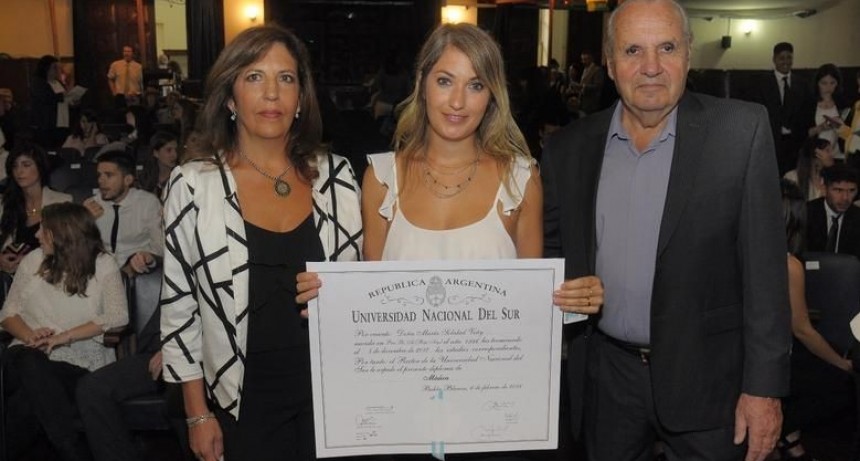 Es egresada de la carrera de Medicina y recibió el título y la distinción en el acto realizado este mediodía.
