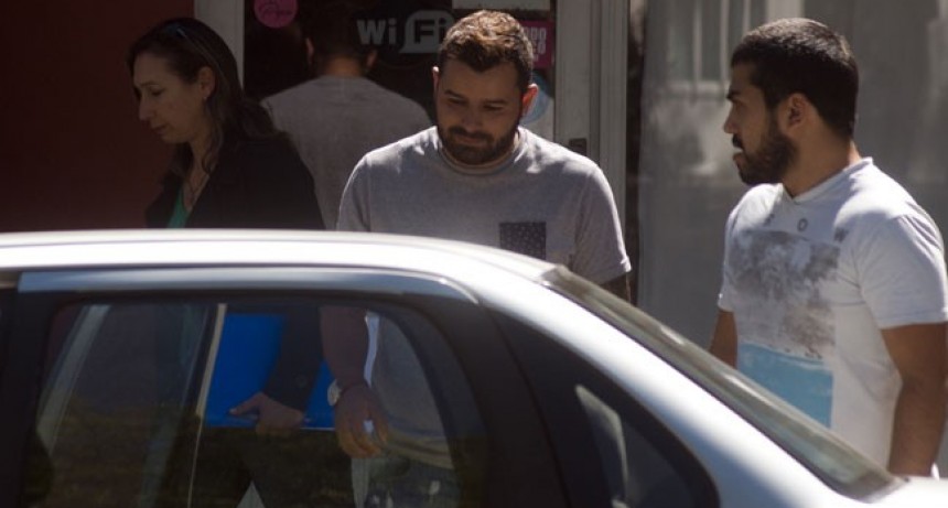 Tres allanamientos y un peluquero demorado por la muerte de Echeverri