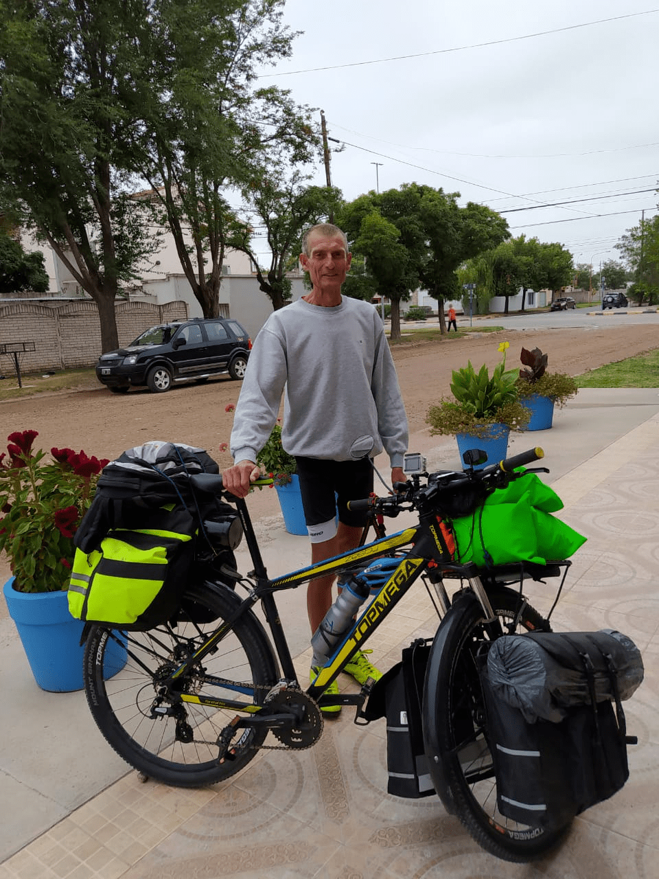Hugo Rau y su recorrido por La Pampa en bicicleta