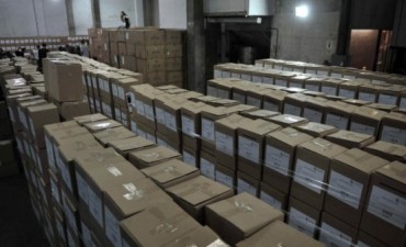 Entre las cenizas del volcán, los neuquinos van a las urnas en la primera elección general del año