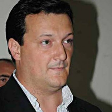 Intendente Arrese de Guatraché bajo los sueldos de los concejales, pero no el suyo.