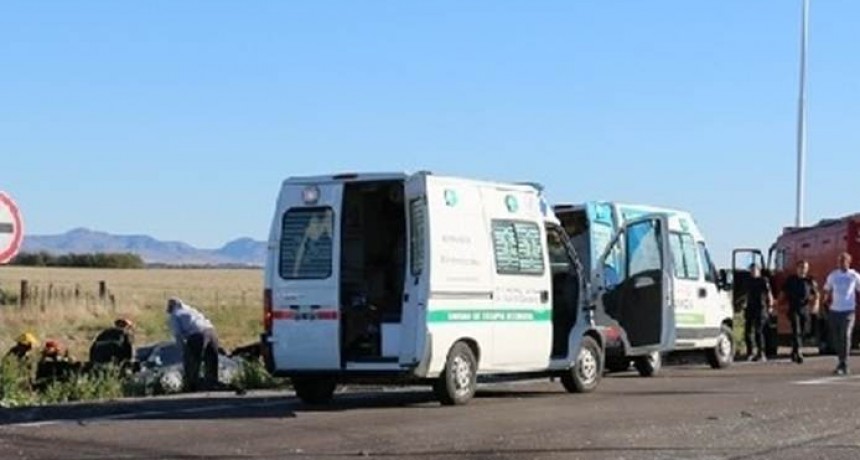 Dos personas murieron tras un fatal accidente en el acceso a Cura Malal