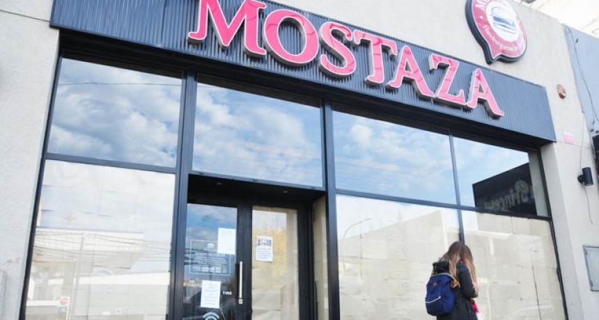 Mostaza solo pagó la mitad de los sueldos
