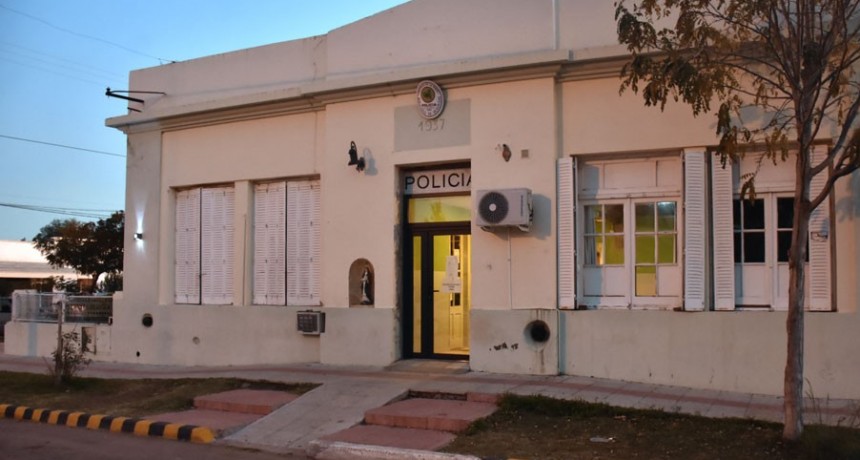 Aíslan a 5 policías de Toay por la muerte de una mujer