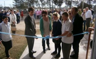 AUTORIDADES PROVINCIALES INAUGURARON SALÓN DE USOS MÚLTIPLES EN ALPACHIRI