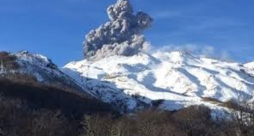 Alerta naranja en Chile por la explosión de un volcán