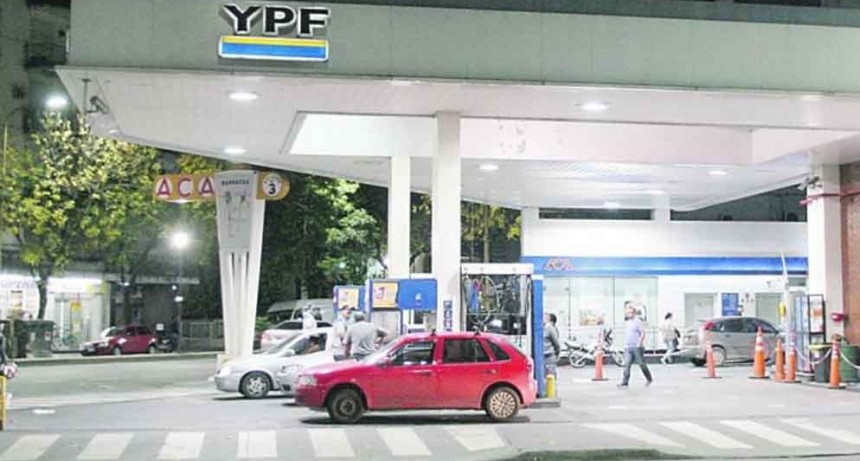 Desde medianoche, YPF aumenta un 1,5% el precio de sus combustibles