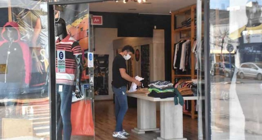 Comercios podrán abrir los sábados a la mañana