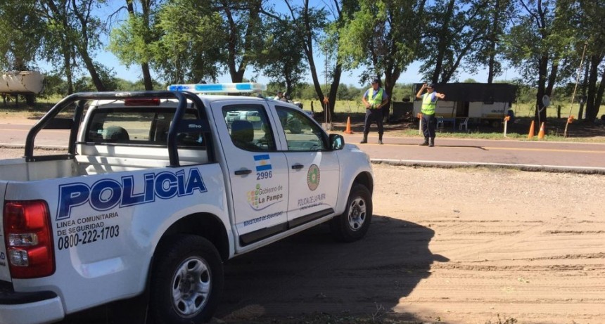 DESAFORADA: ESCAPÓ DE LA POLICÍA POR 50 KM Y ELUDIÓ DOS CONTROLES EN LA RUTA 35
