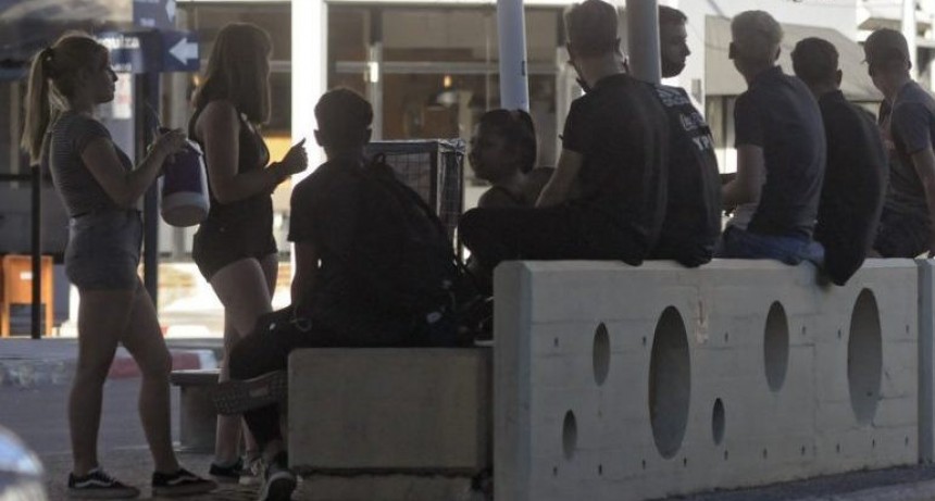 Prohibieron reuniones en parques, plazas y boulevares