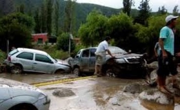 Alud en Bariloche: arrasó con aerosillas y hay rutas cortadas