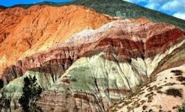 CERRO DE LOS SIETE COLORES