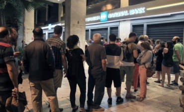 Bancos griegos cerrarán hasta el 6 de julio