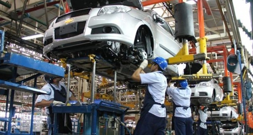 Cómo es el plan para comprar autos 0km con descuentos de hasta $90.000 que anunció Mauricio Macri