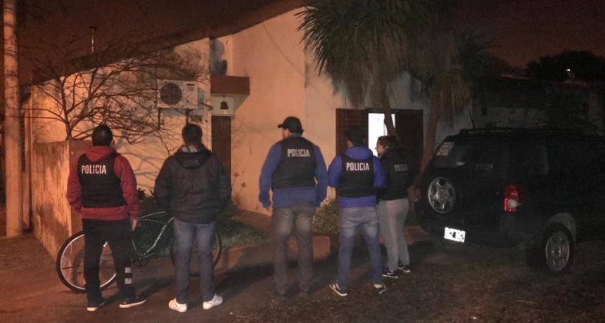 DESBARATAN “KIOSKO” DE DROGA EN GUATRACHÉ Y DETIENEN A VENDEDOR