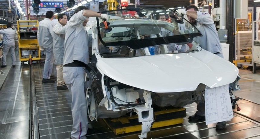El impacto de la cuarentena: dos empresas dejan de fabricar pinturas para el sector automotor