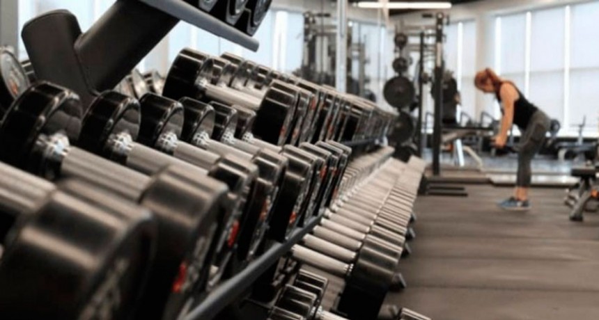 Se habilita el entrenamiento deportivo en espacios cerrados con ventilación