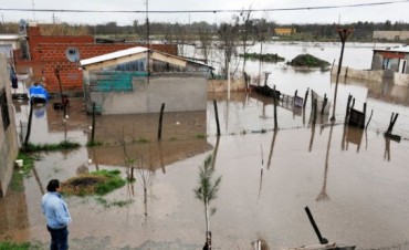 Sube el río Luján