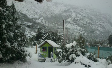 Nevó fuerte en Bariloche y hay alerta meteorológico