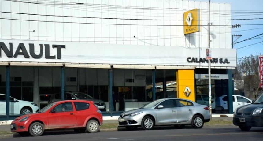 Calamari vendió la agencia de autos