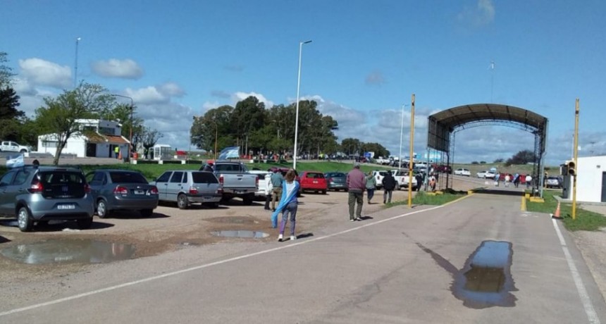 Hubo marchas simultáneas por libre paso y sin cuarentena