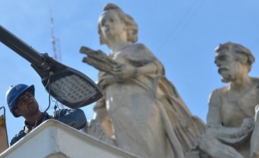 LUMINARIAS EN LA VÍA PÚBLICA