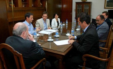 El gobernador Carlos Verna y la Asociación Pampeana de Anestesia