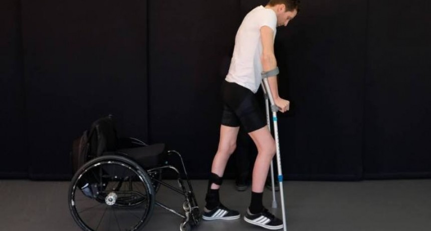 Tres pacientes parapléjicos volvieron a caminar