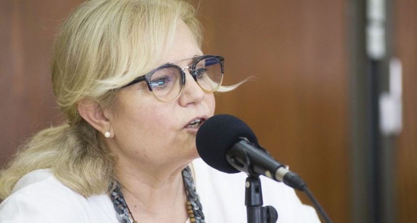Leve condena a Roxana Lercari