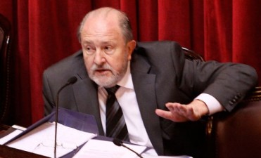 Verna no viaja a la asunción de Macri