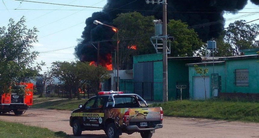 Explosión: el agroservice de Luiggi ardió durante 4 horas