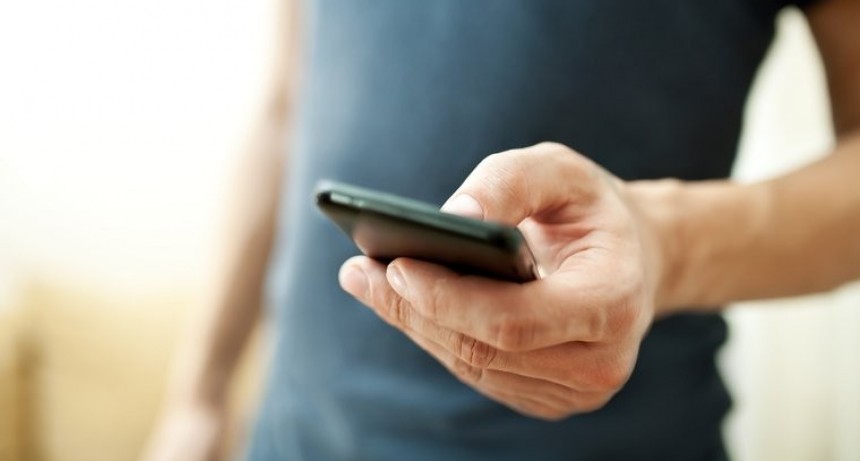 Quiénes podrán solicitar el servicio de telefonía celular con Internet por un dólar por mes
