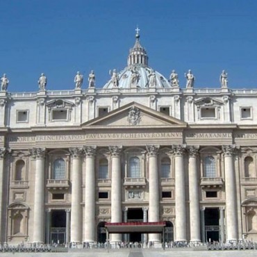 MOVIMIENTOS EN EL VATICANO